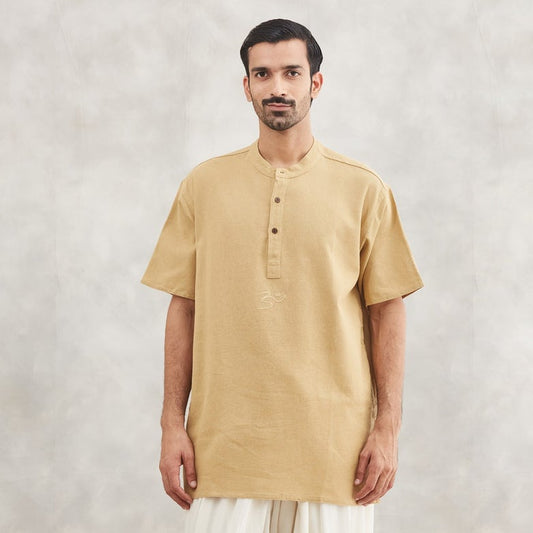 Men’s 100% organic cotton kurta with embroidered (Beige) "Aum". Short sleeved short kurta. Relaxed fit.