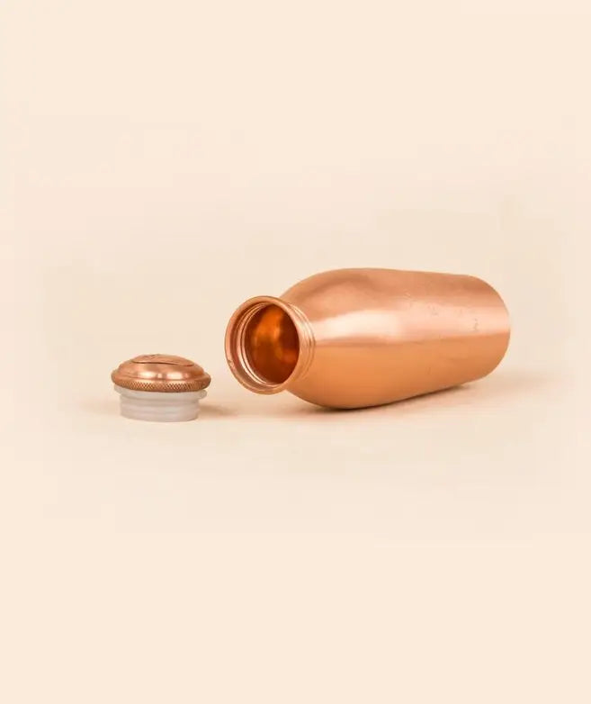 Copper Water Bottle Engraved with Yogeshwaraya Chant, 450 ml