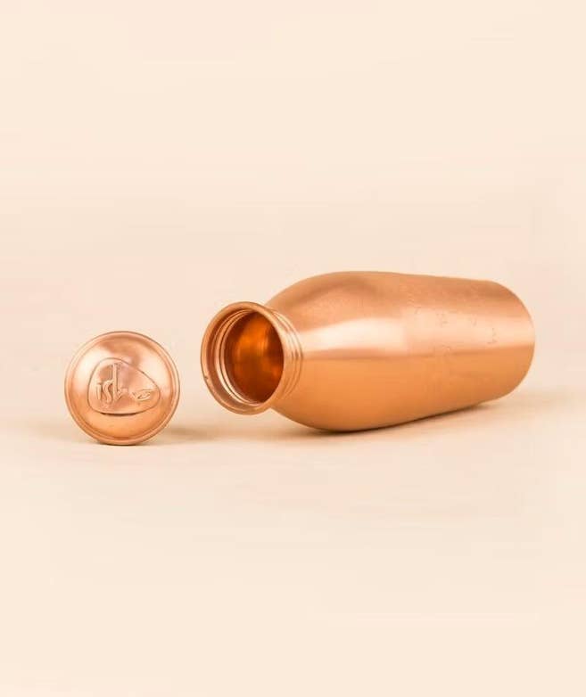 Copper Water Bottle Engraved with Yogeshwaraya Chant, 450 ml